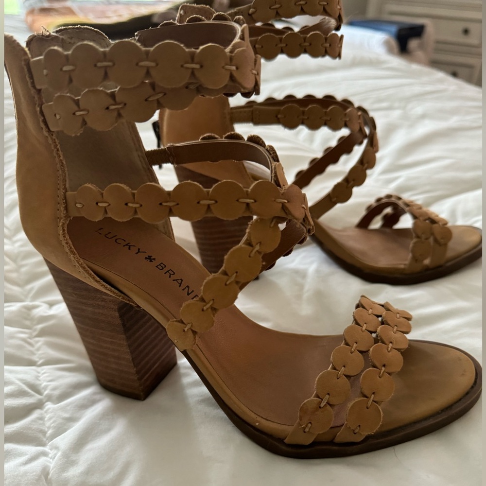 Sandals heeled